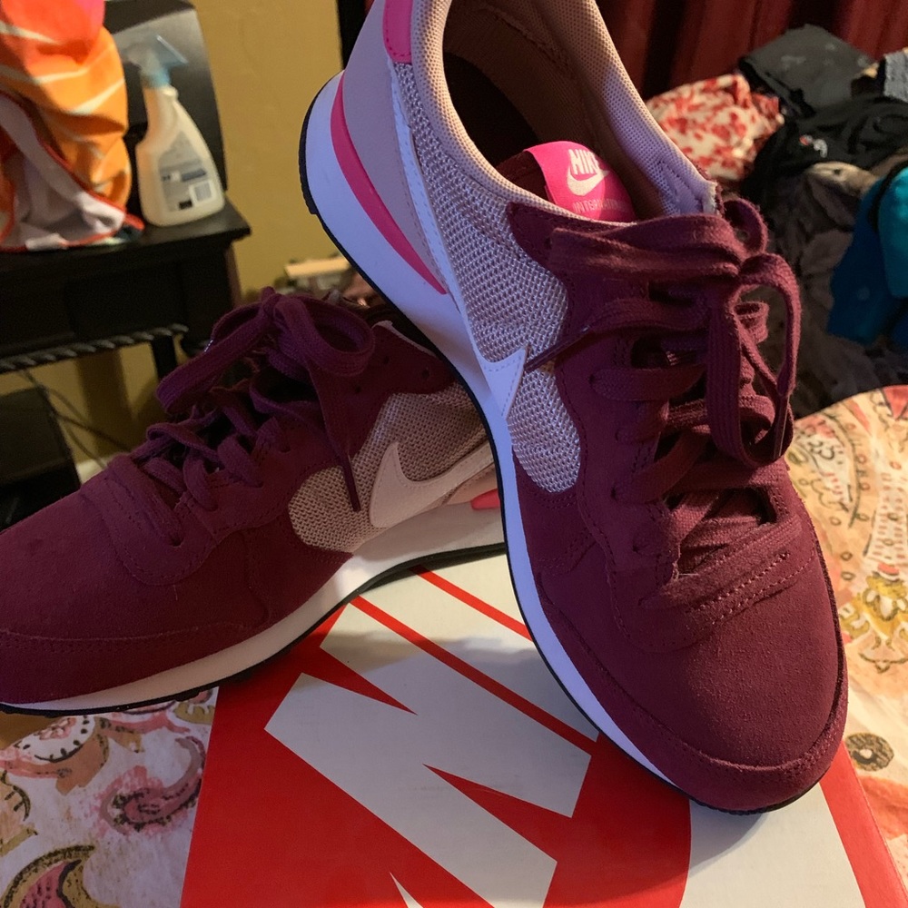 Nike Internationalist